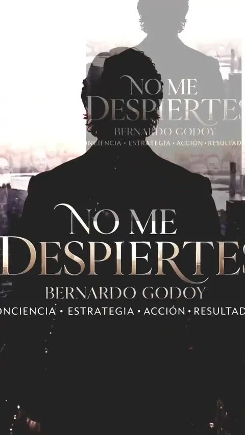 Fotograma del video: título No me despiertes, de Bernardo Godoy, sobre la silueta de un hombre frente a una ciudad
